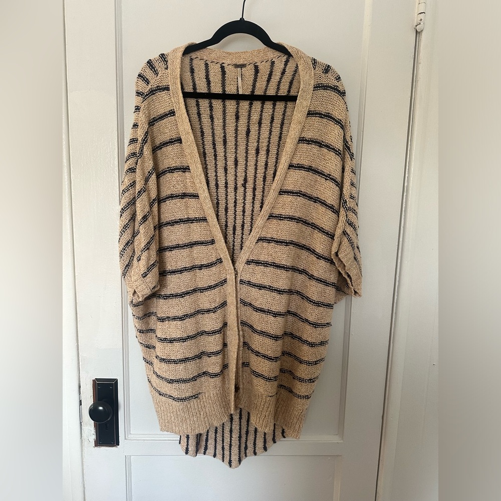 Free People cover up/short sleeve cardigan